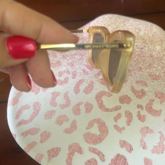 *Michael Kors* Champagne Gold Sunnies EUC